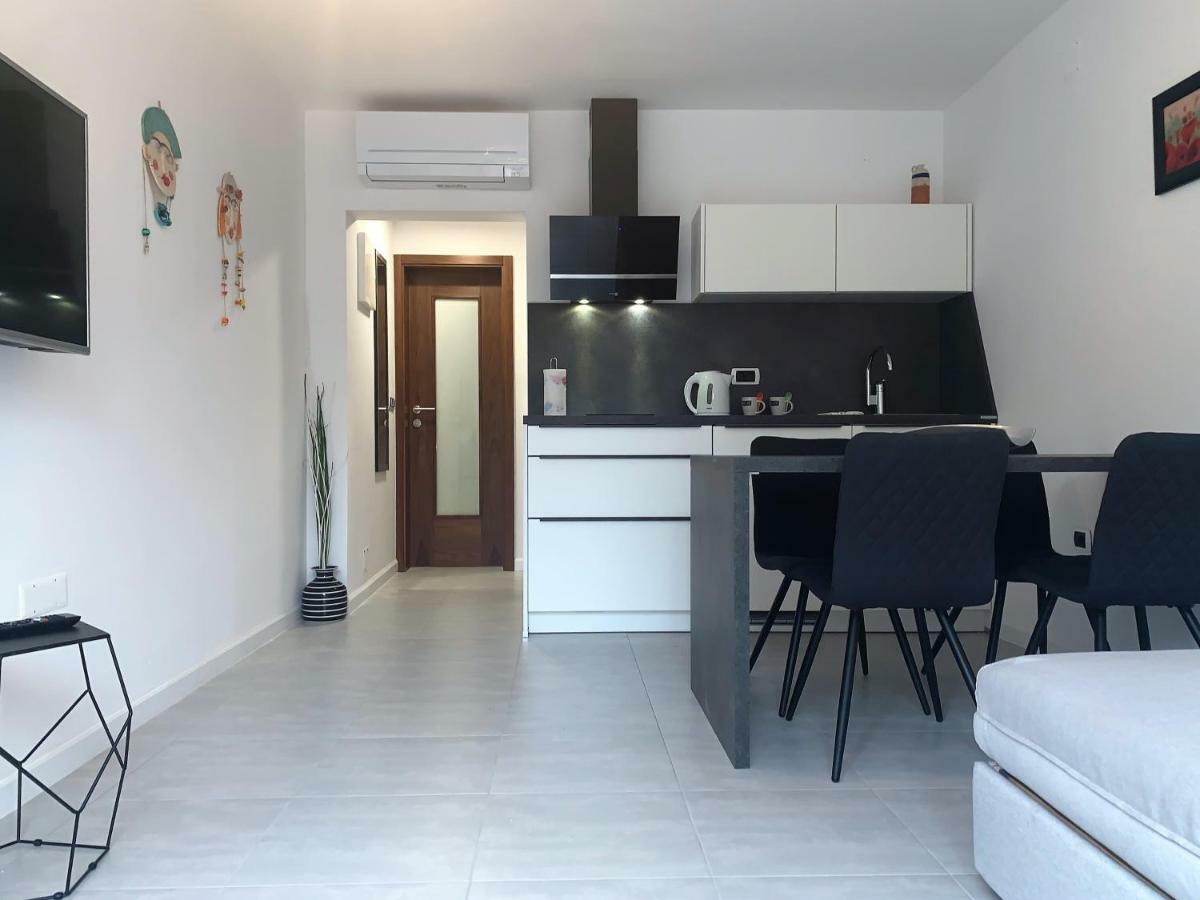 Apartments Artemus Karliva Izola Eksteriør bilde
